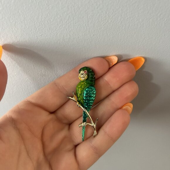 Vintage Goldtone Green Enamel Rhinestone Parrot Bird Pink Eye Brooch Pin - Picture 1 of 4
